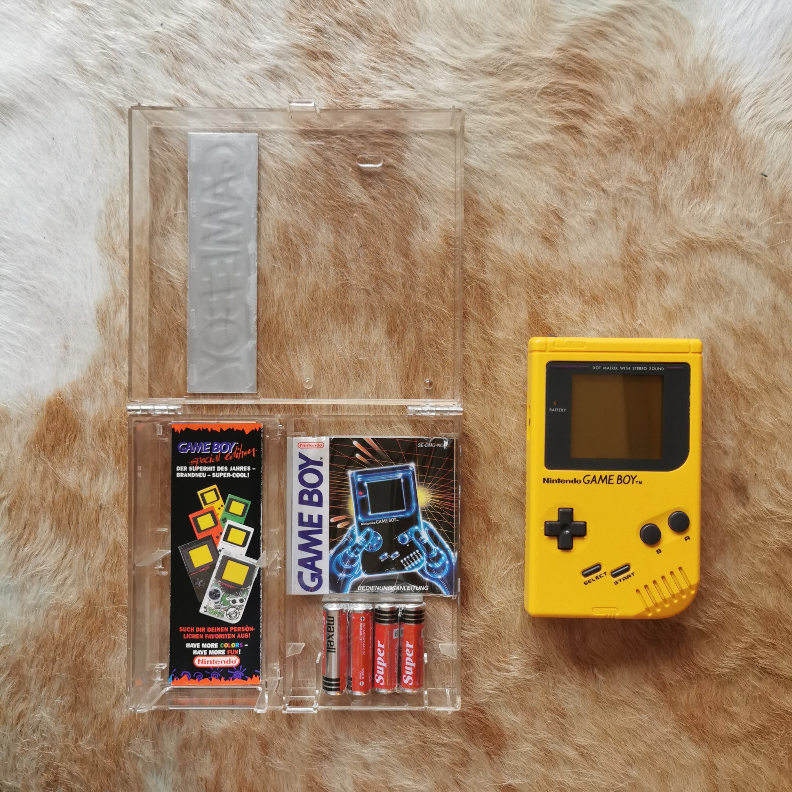  Nintendo Game Boy Nintendo Game Boy Crystal Case Yellow Console [NOE]