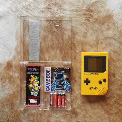 Nintendo Game Boy Crystal Case Yellow Console [NOE]