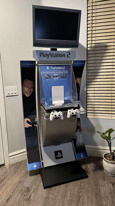 Sony PlayStation 2 Kiosk [Rapid Displays]