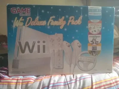 Nintendo Wii Deluxe Family Pack