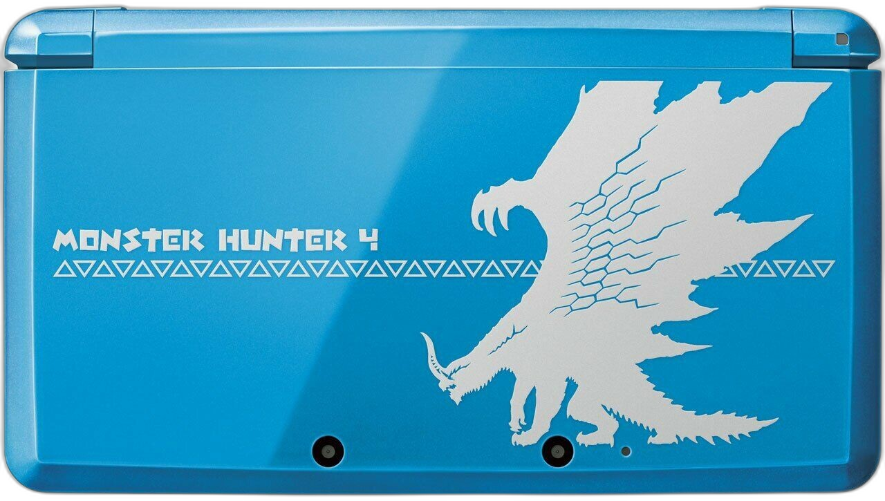  Nintendo 3DS Monster Hunter 4 Console