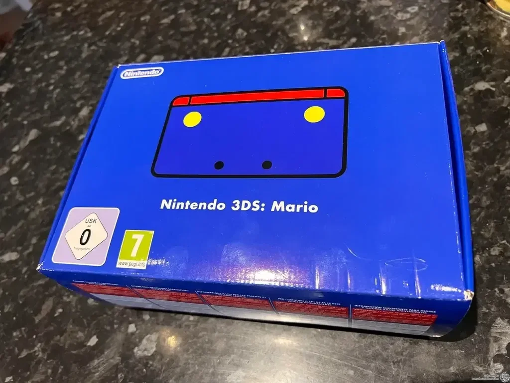 Consolevariations - Nintendo 3DS Club Nintendo Mario Console [EU