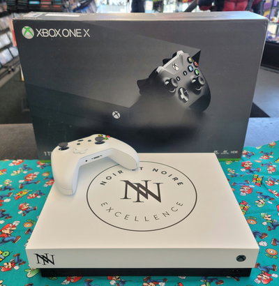 Microsoft Xbox One X Noir et Noire Excellence Console