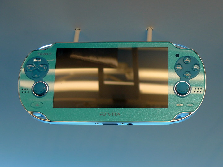  Sony PS Vita &quot;Teal&quot; Presentation Prototype Dummy