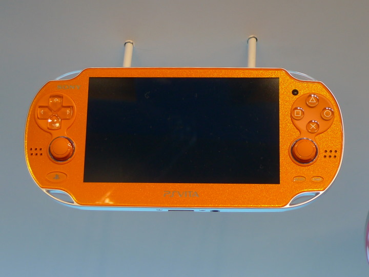  Sony PS Vita &quot;Orange&quot; Presentation Prototype Dummy