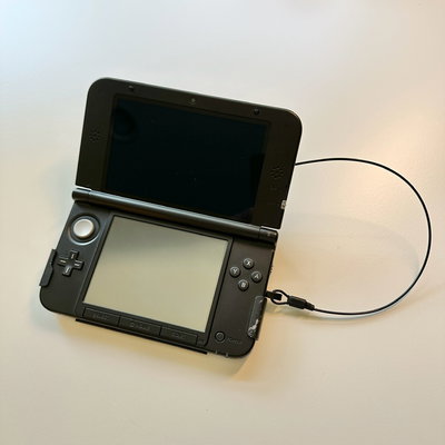 Nintendo 3DS XL Kiosk Bracket [US]