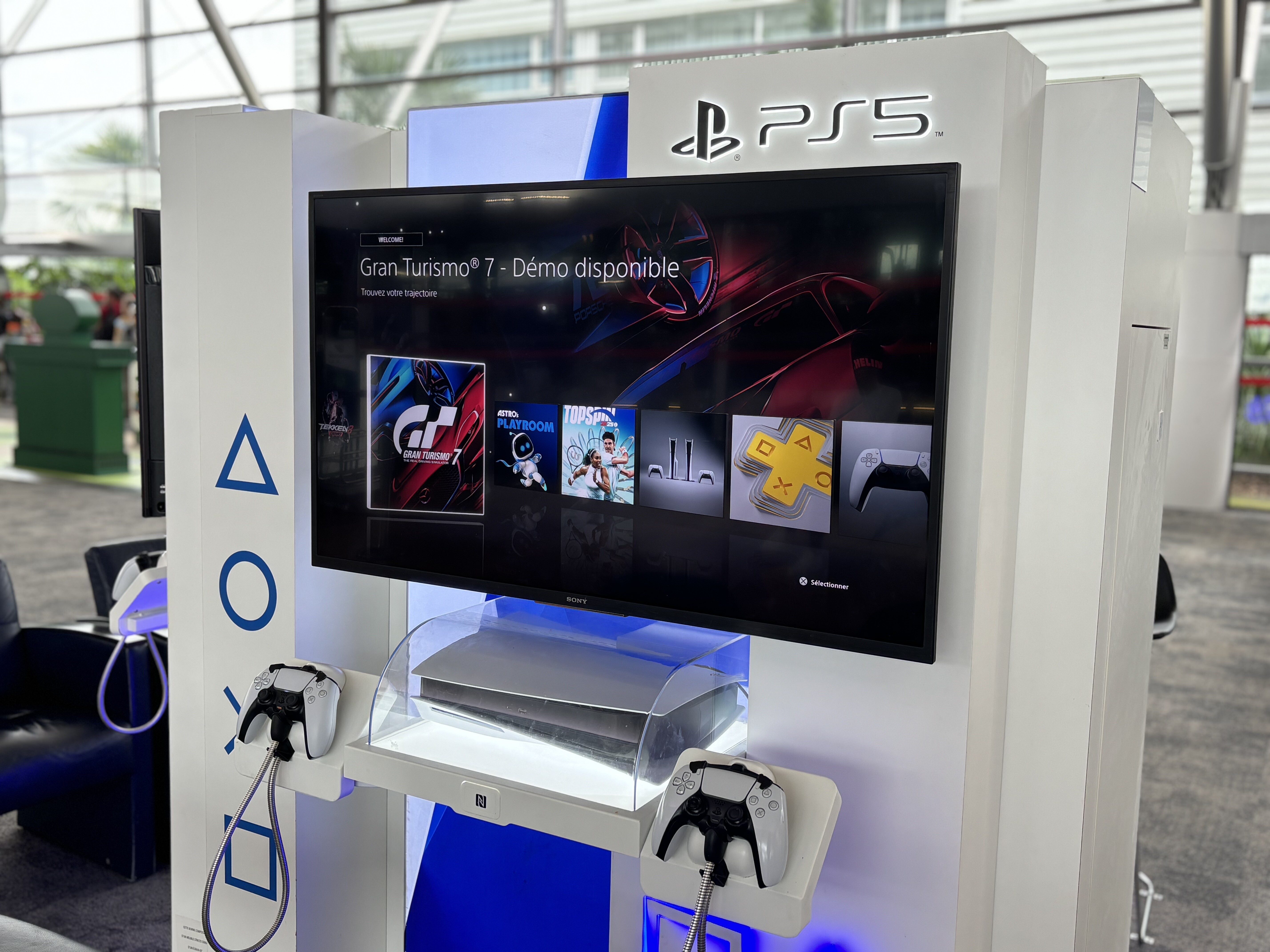  Sony PlayStation 5 Paris Charles de Gaulle Airport Kiosk