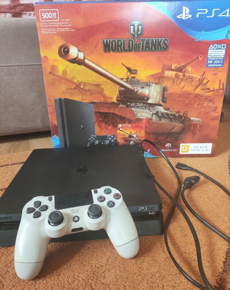  Sony PlayStation 4 Slim World of Tanks Bundle