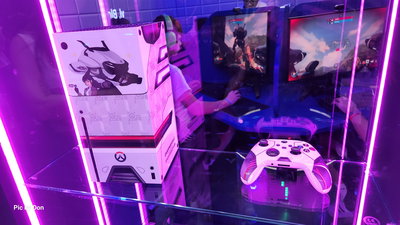 Microsoft Xbox Series X Overwatch 2 x Porsche Console