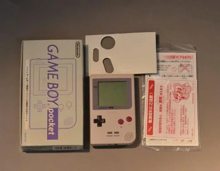  Nintendo Game Boy Pocket Off-white Console
