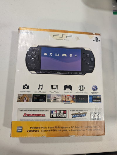 Sony PSP 3000 Series MLB 10 The Show + Benchwarmers Bundle