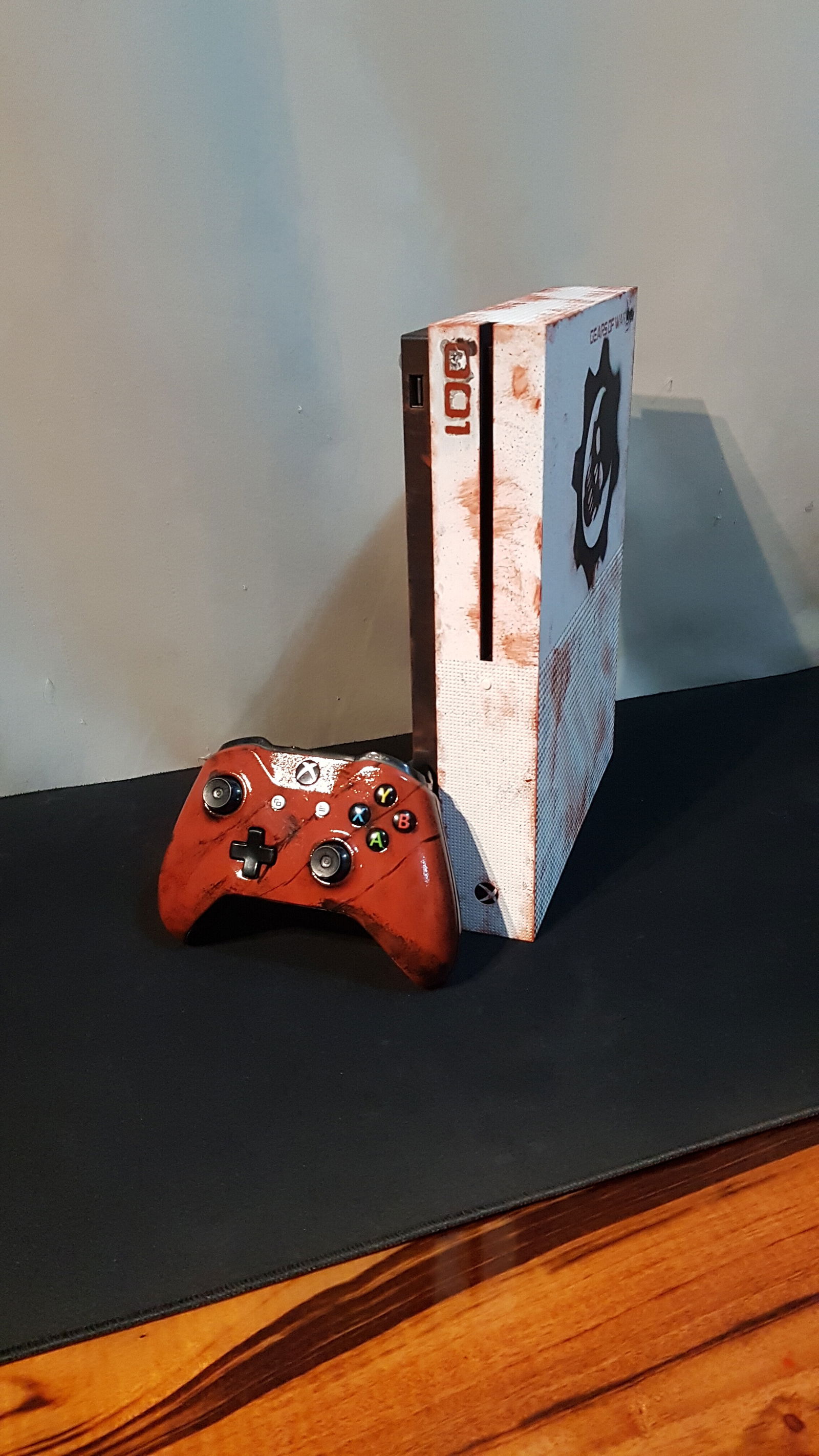  Microsoft Xbox One S  Gears of War 20 Years Anniversary Console