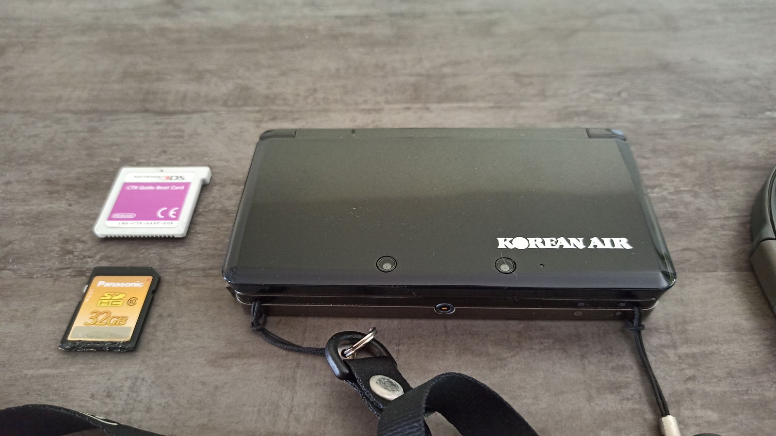 Nintendo 3DS Korean Air Louvre Console