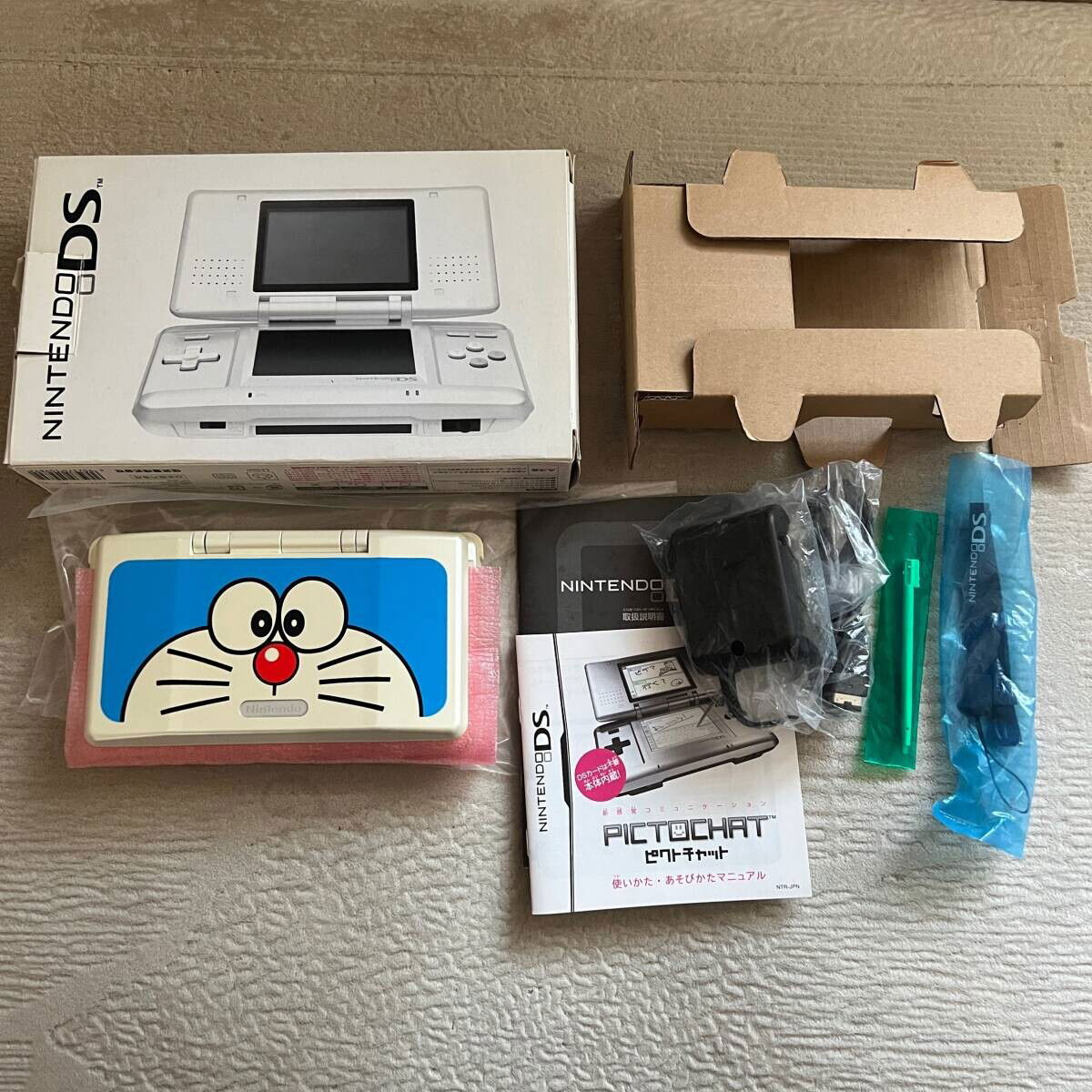 Nintendo DS Doraemon Console