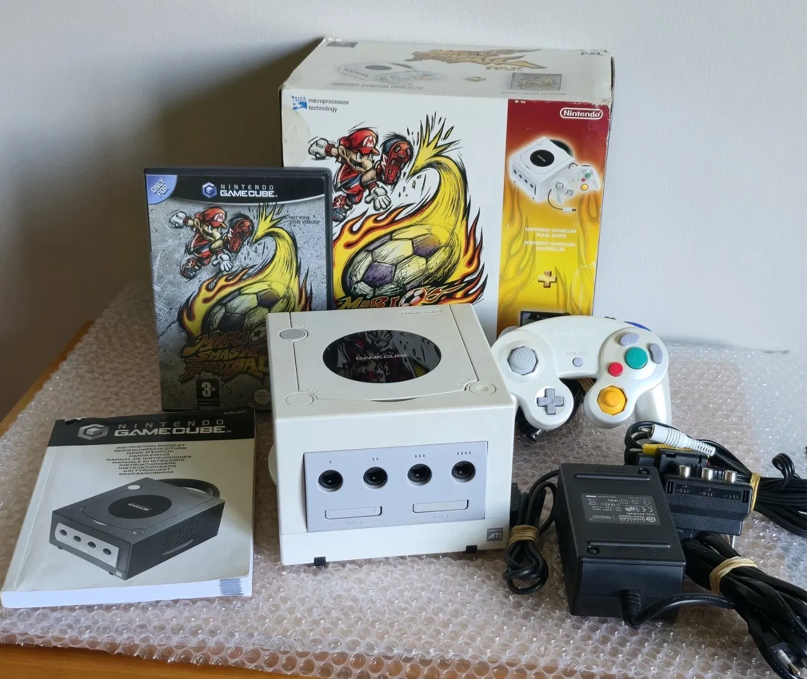  Nintendo GameCube Mario Smash Football Bundle