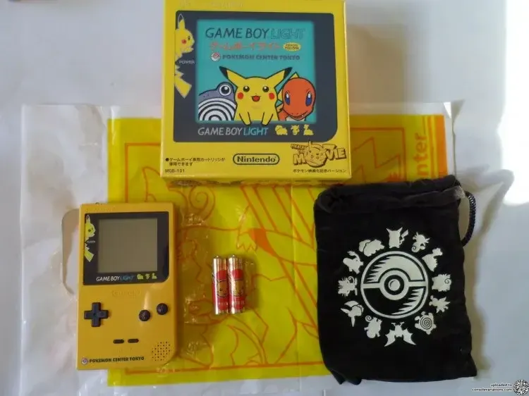 Consolevariations - Nintendo Game Boy Light Pokemon Center Pikachu 