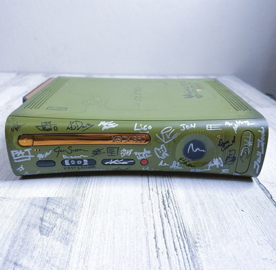 Microsoft Xbox 360  Halo 3 Signed By Bungie Team Console 