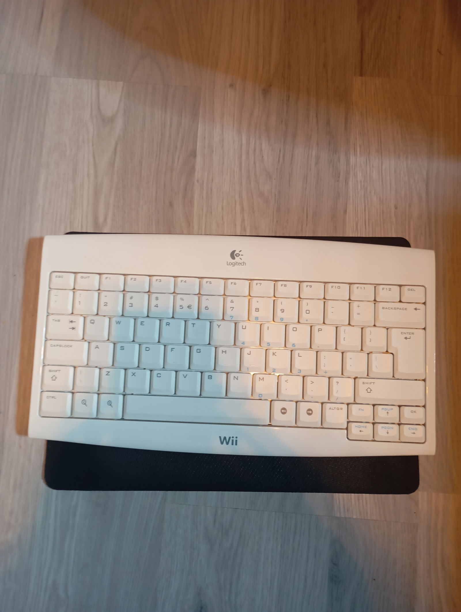 Logitech Wii Wireless Keyboard