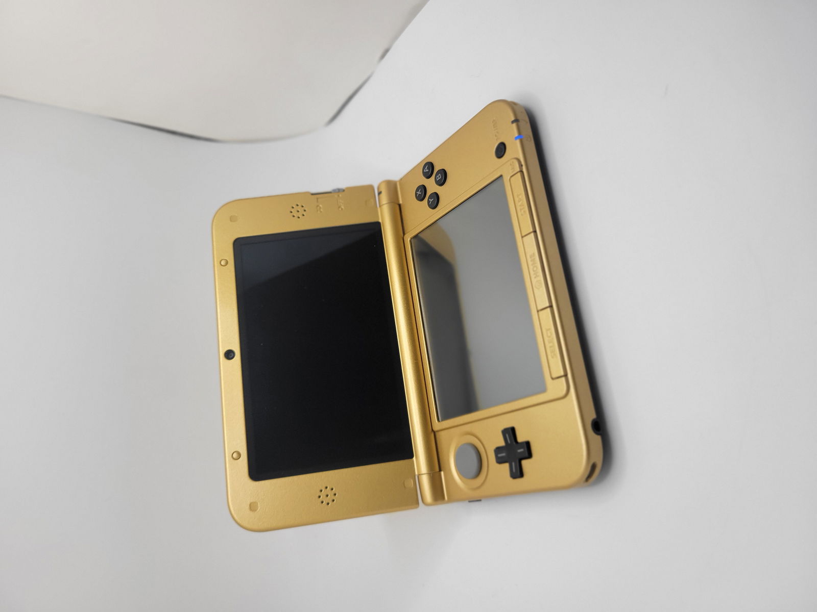 Nintendo 3DS XL Zelda A Link Between Worlds Console [NA]