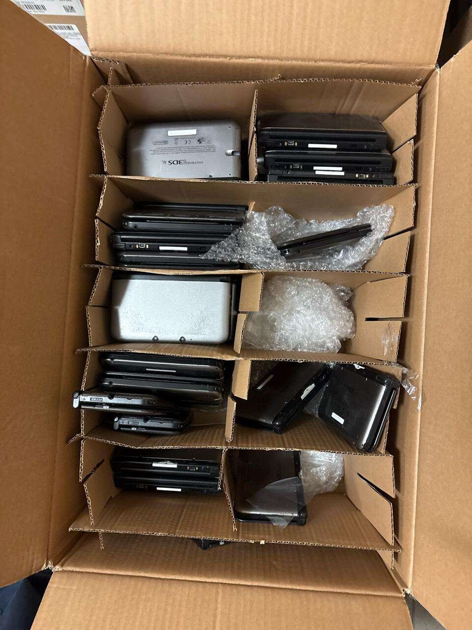 Nintendo 3DS XL Louvre Console