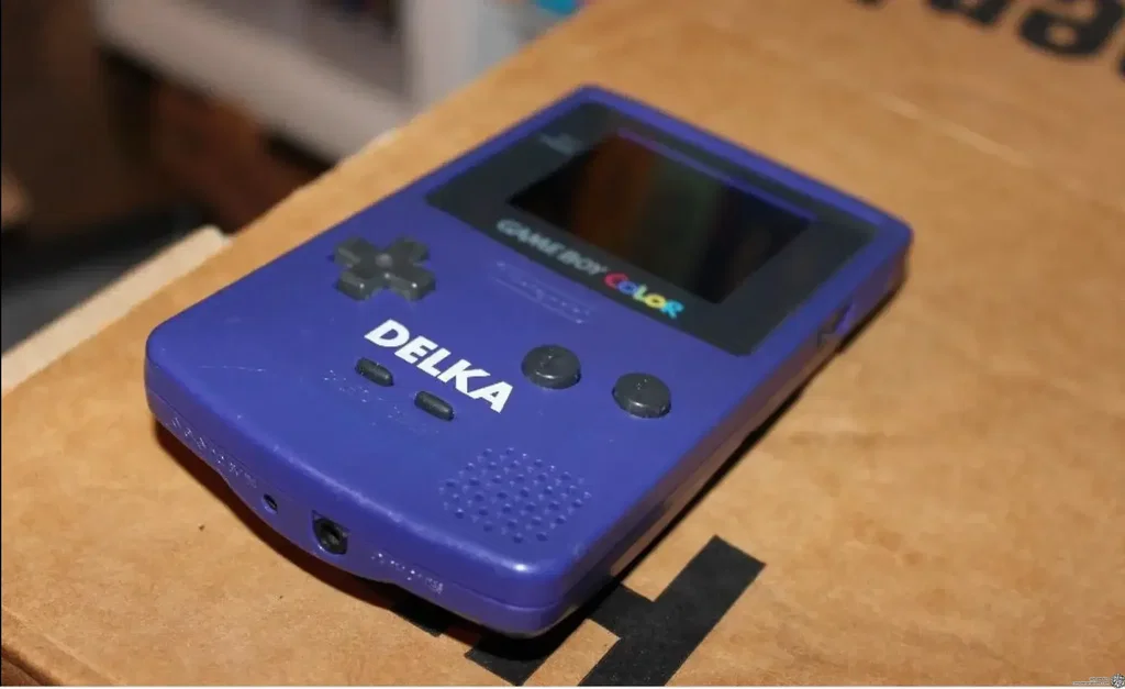 Consolevariations - Nintendo Game Boy Color Delka Console