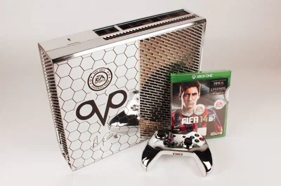 Microsoft Xbox One Ea Sports FC Fifa 14 Chrome Console