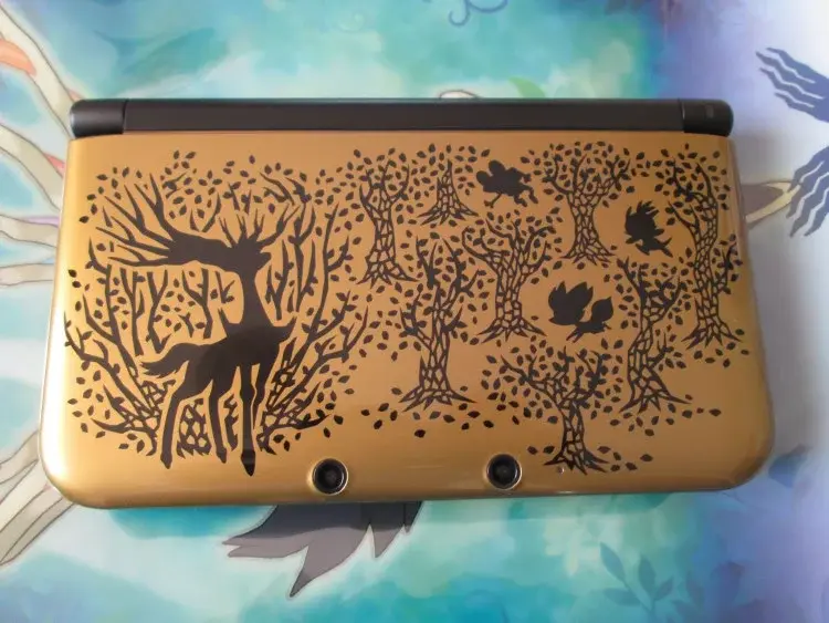 Consolevariations - Nintendo 3DS LL Pokemon X/Y Gold Console