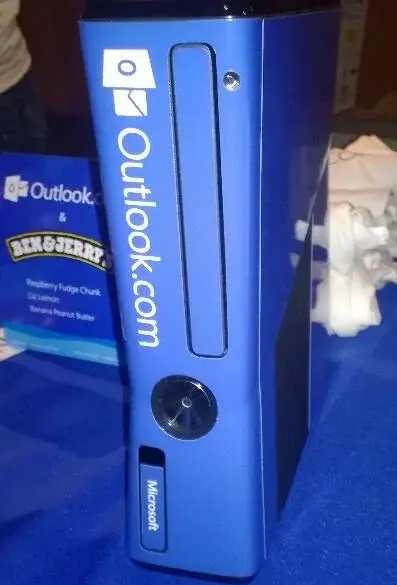 Microsoft Xbox 360 Outlook Console