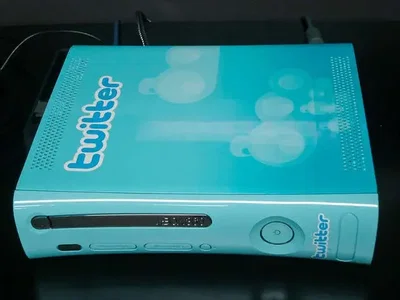 Microsoft Xbox 360 Twitter Console