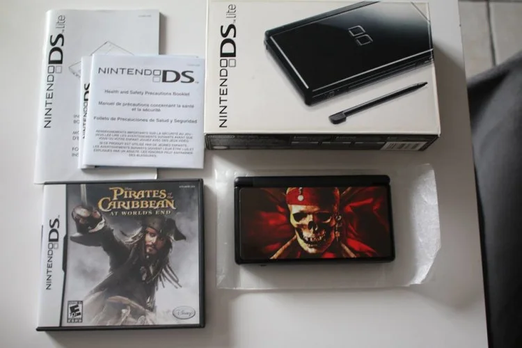  Nintendo DS Lite Pirates of the Caribbean Console
