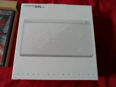 Nintendo DS Lite Pokémon Daisuki Club Origin Giratina Console