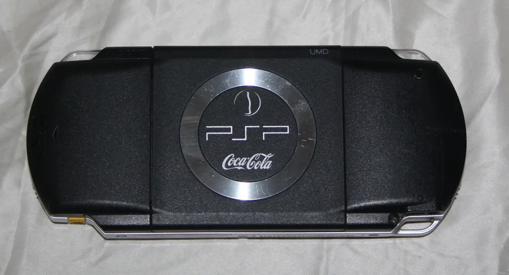 Consolevariations - Sony PSP 1000 Coca-Cola Console 