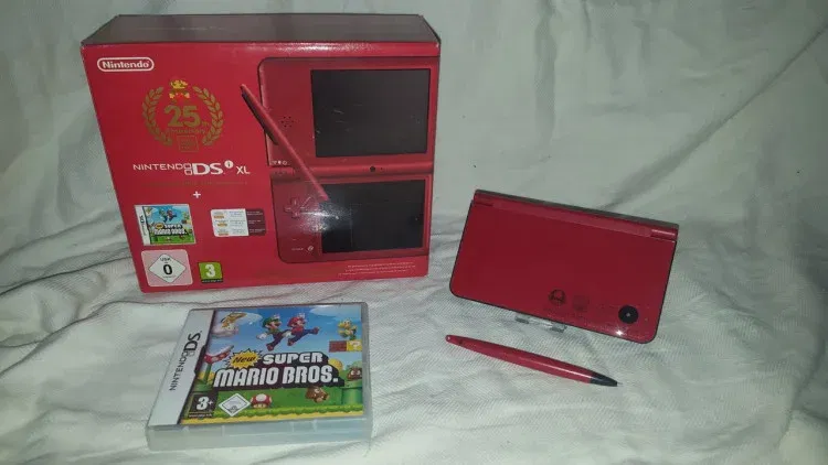 Nintendo DSi Matte Red Console - Consolevariations