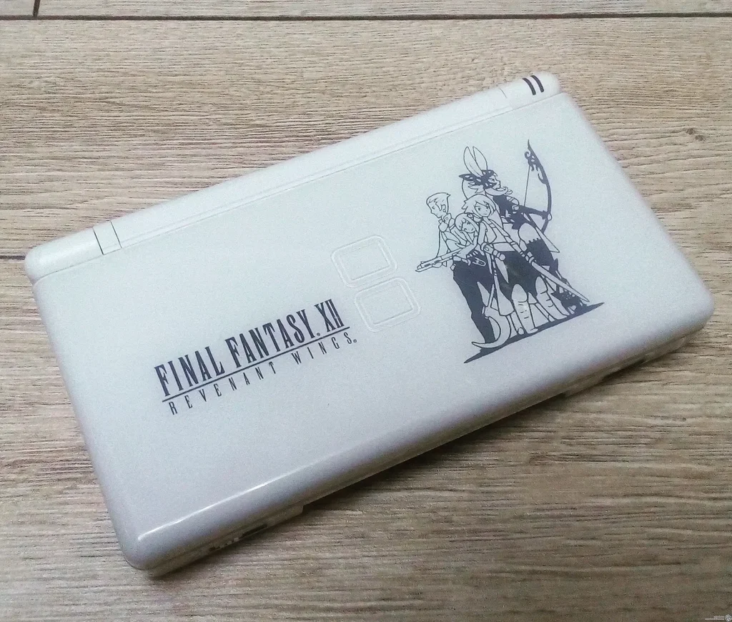 Consolevariations - Nintendo DS Lite Final Fantasy XII Revenant