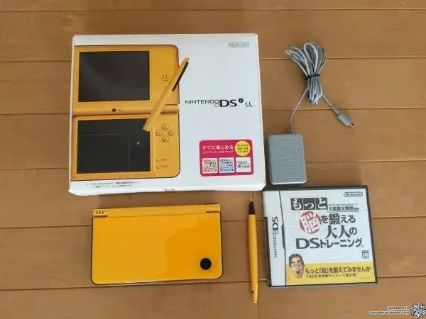 Consolevariations - Nintendo DSi LL Yellow Console [JP