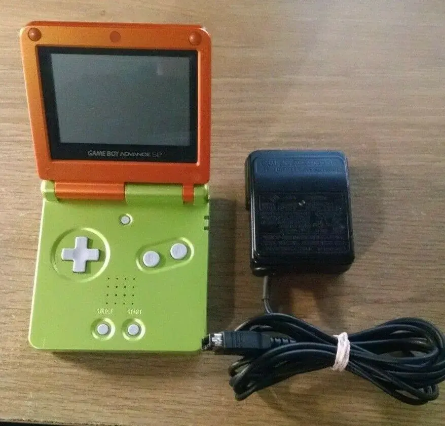 Consolevariations - Nintendo Game Boy Advance SP Dual Tone Spice