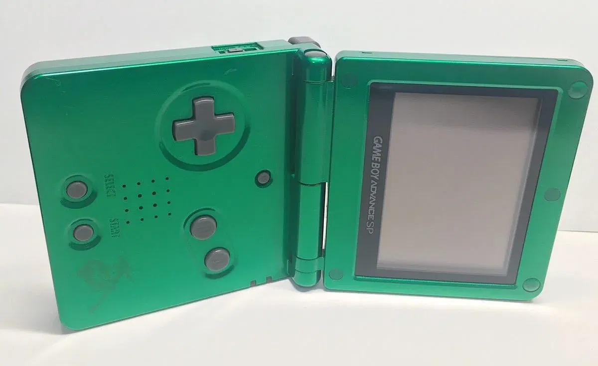 Nintendo Game Boy Advance SP Pokemon Center Emerald Rayquaza