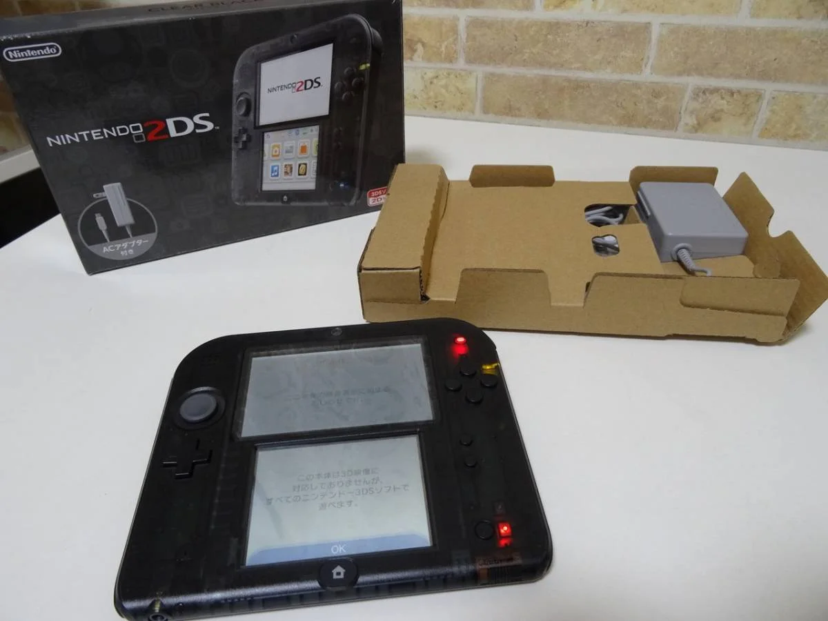 Nintendo 2DS Clear Black Console - Consolevariations