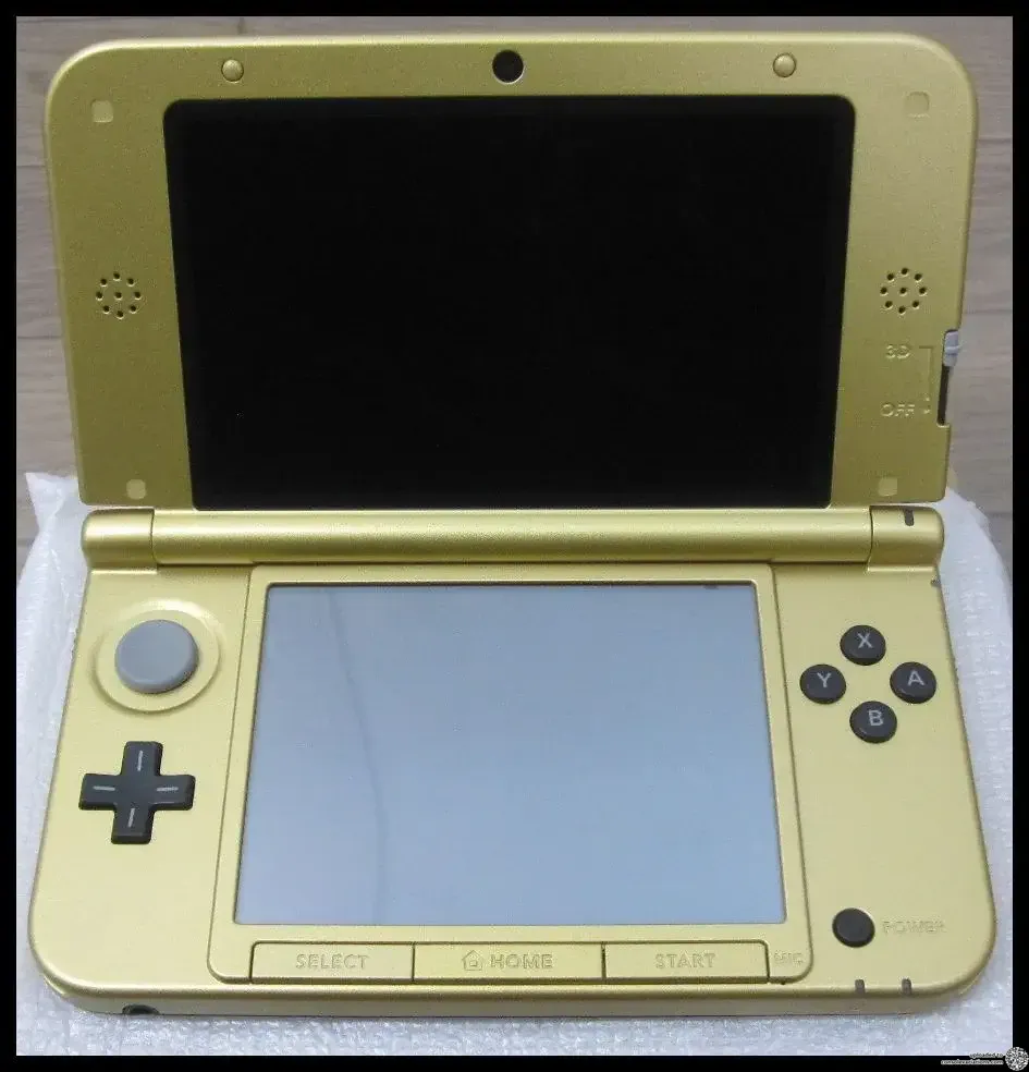 Consolevariations - Nintendo 3DS XL Zelda A Link Between Worlds