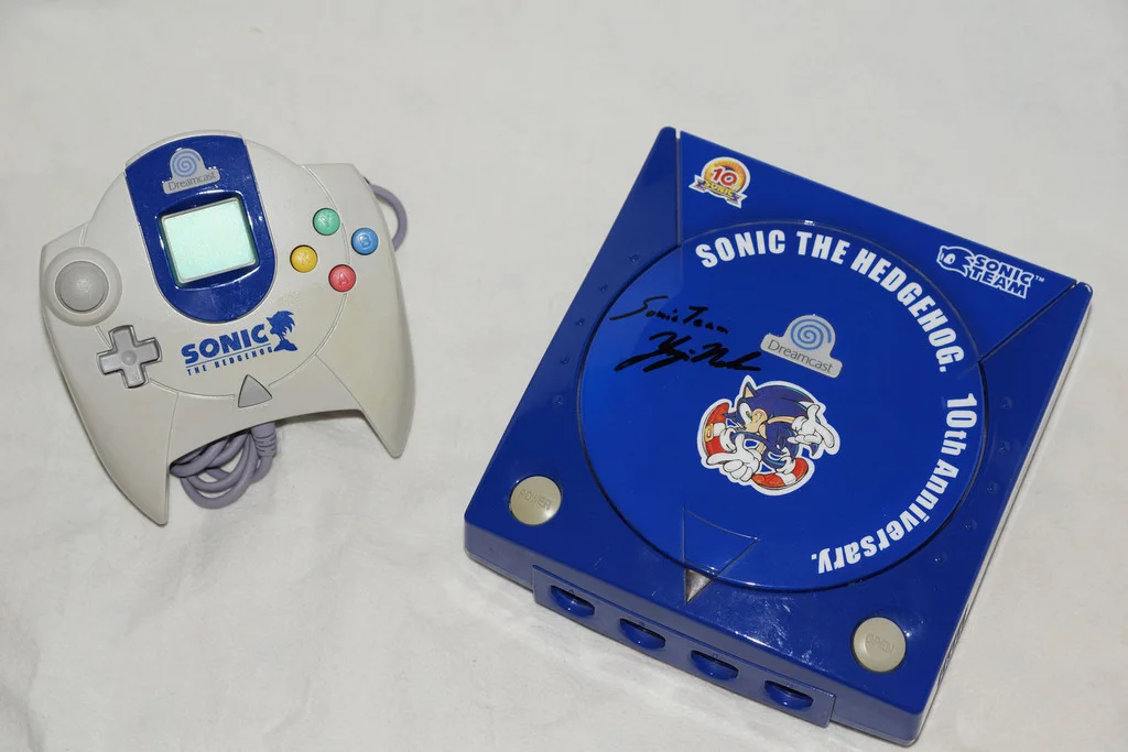 The Sonic the Dreamcast Console + Controller