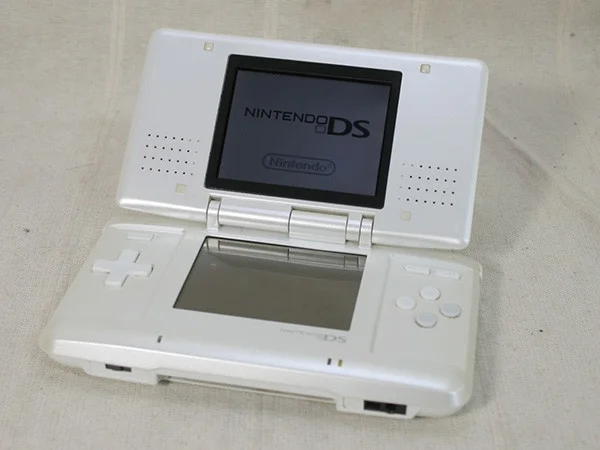 Nintendo DS Pure white added! - Consolevariations